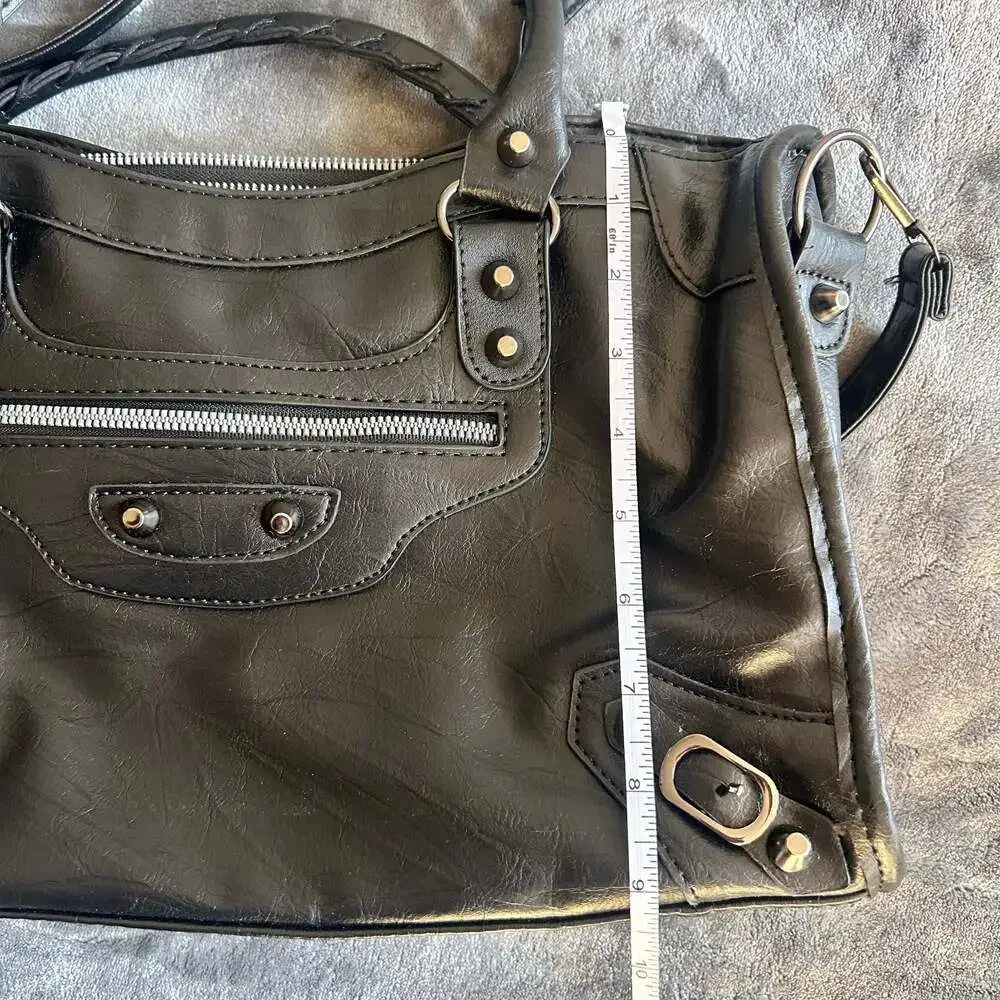 Classic Black City Moto Style Bag – Vegan Leather, Edgy & Practical - Picture 4 of 8